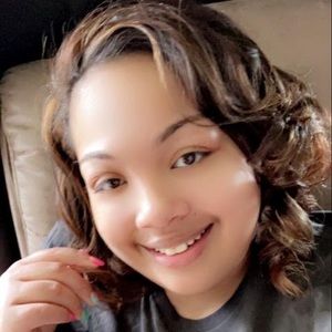 Meet your Posher, Brittney